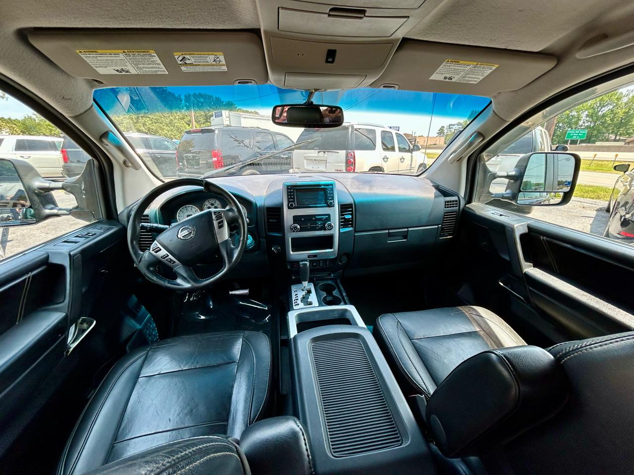 Nissan Titan  2014