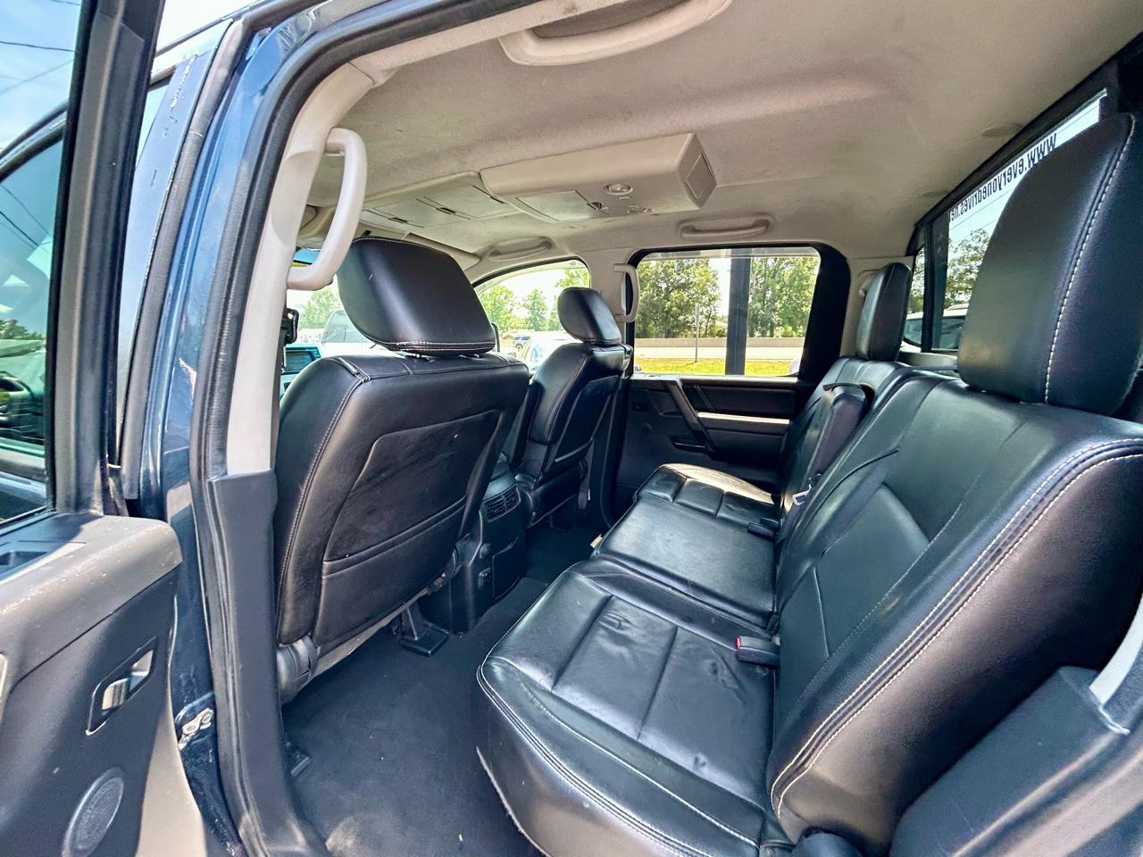 Nissan Titan  2014