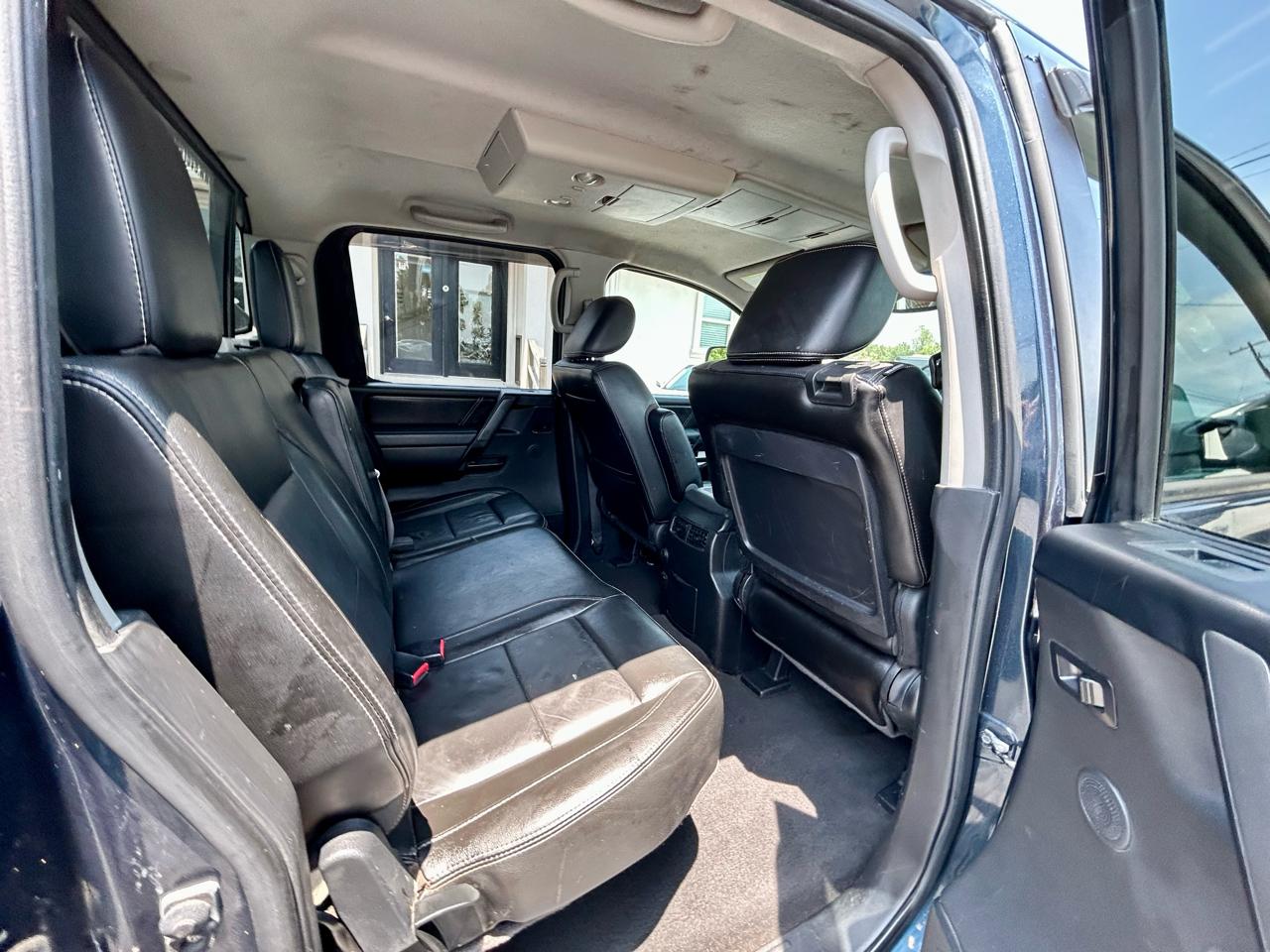 Nissan Titan  2014