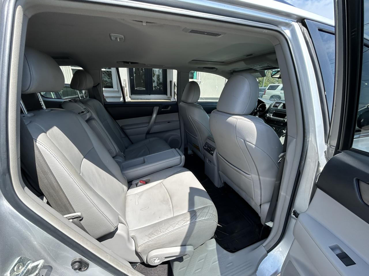 Toyota Highlander  2012