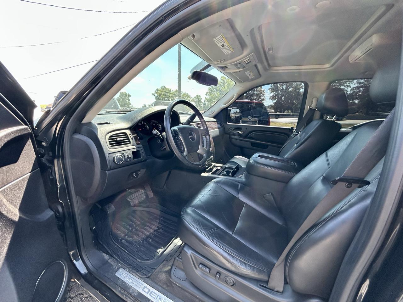 GMC Yukon Denali  2011