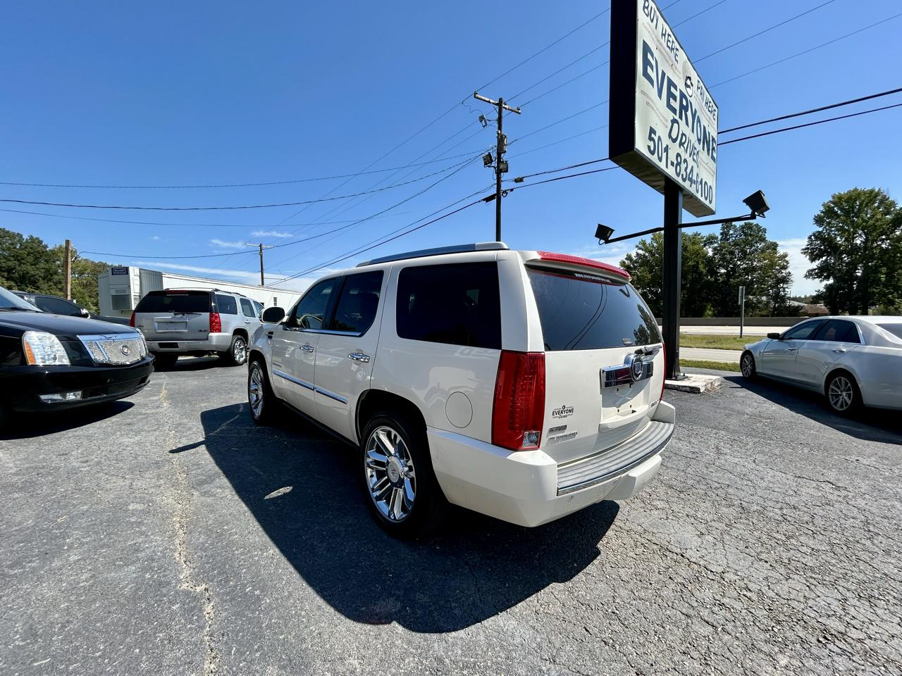Cadillac Escalade  2011