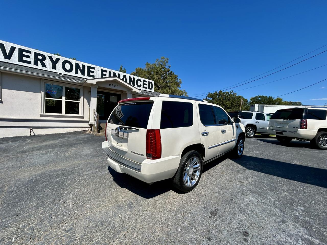 Cadillac Escalade  2011