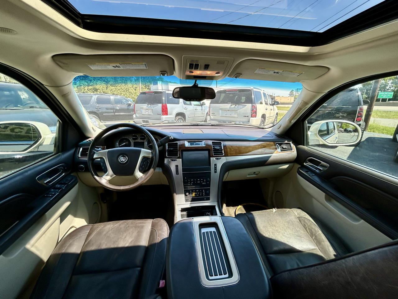 Cadillac Escalade  2011