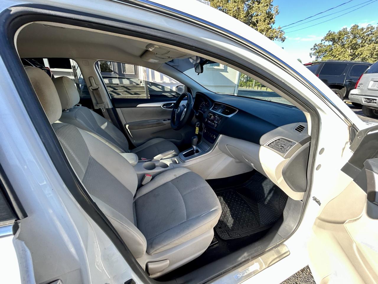 Nissan Sentra S 2015