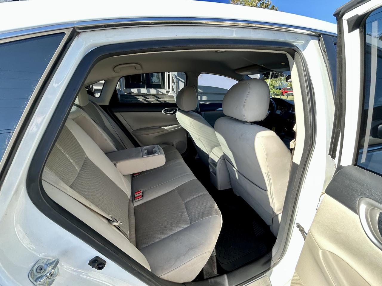 Nissan Sentra S 2015
