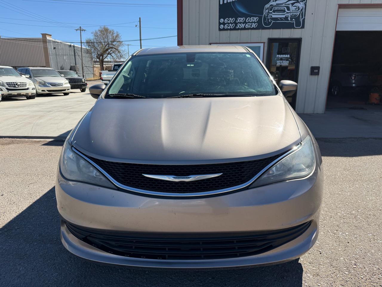 Chrysler Pacifica Touring 2017