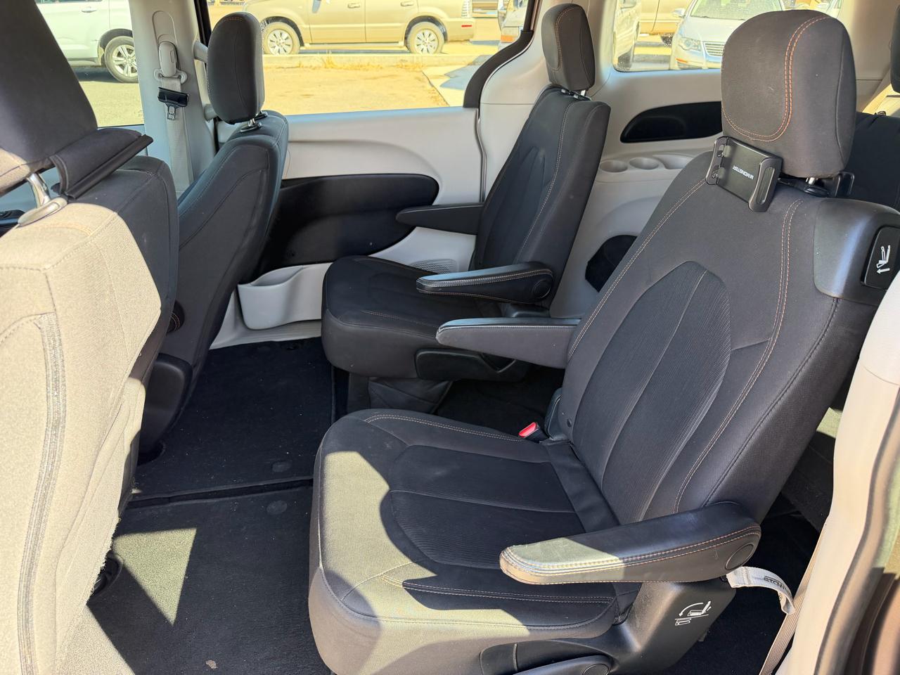 Chrysler Pacifica Touring 2017