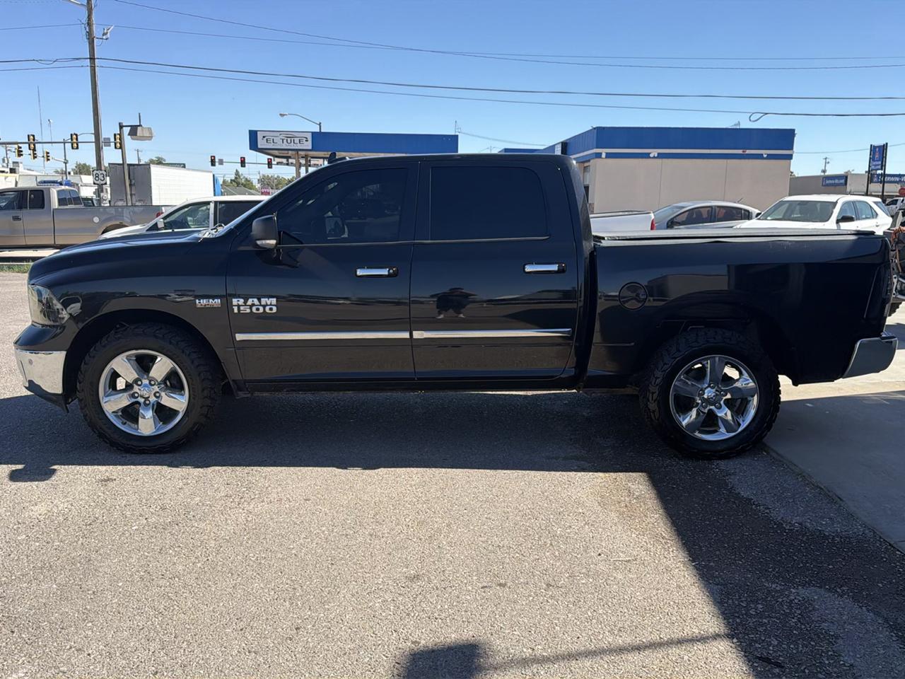 RAM 1500 SLT Crew Cab SWB 4WD 2016
