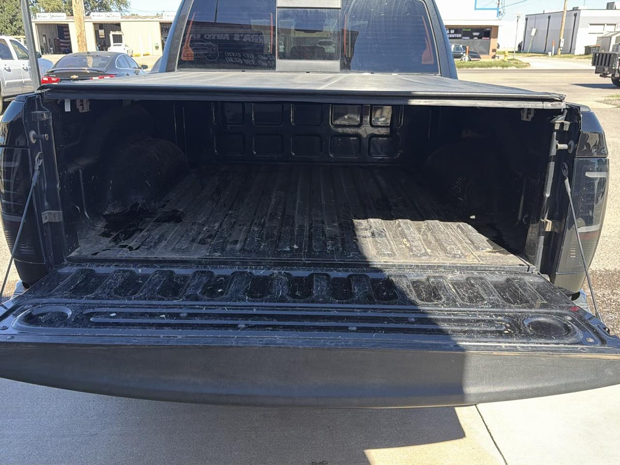 RAM 1500 SLT Crew Cab SWB 4WD 2016