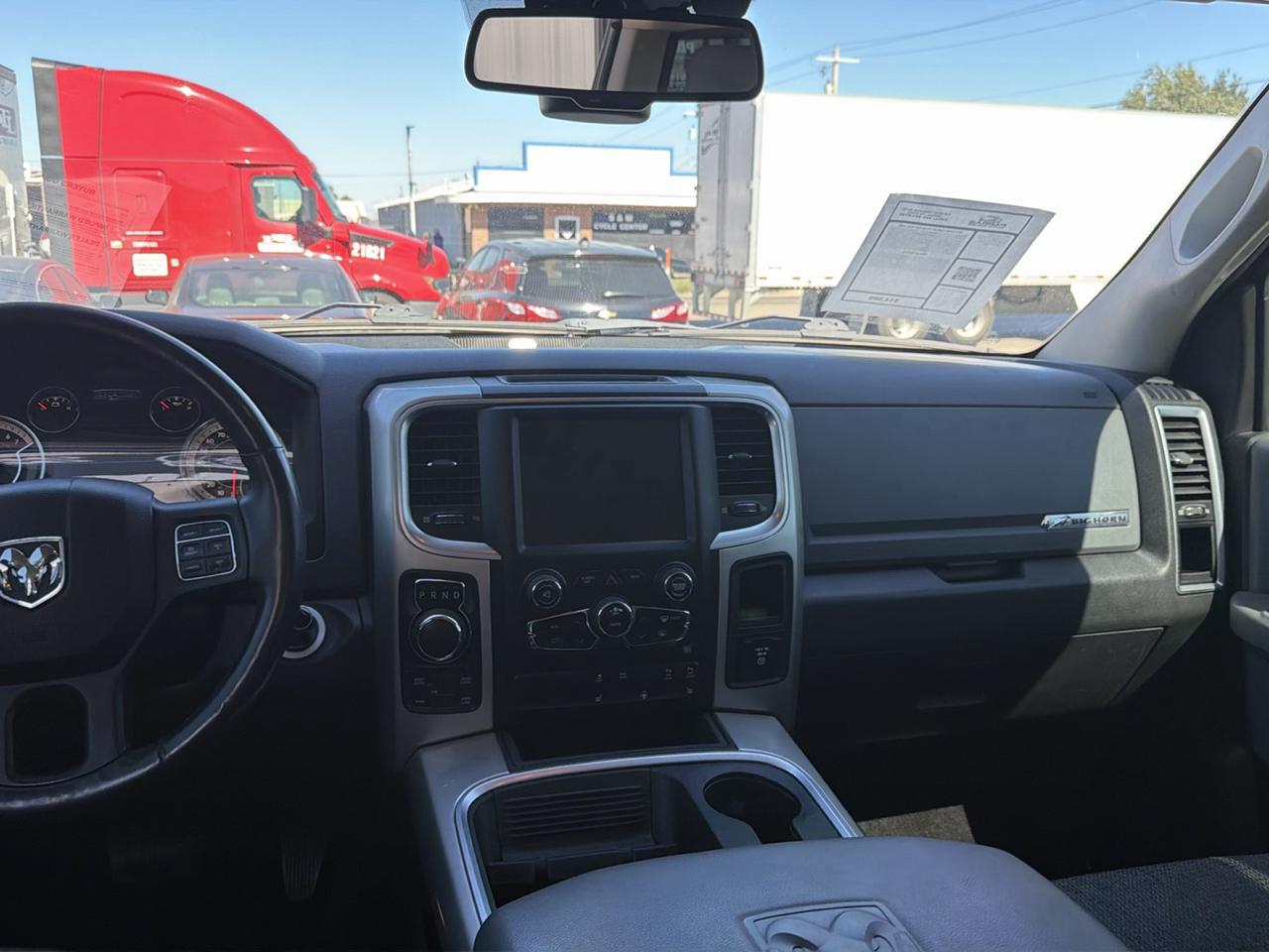RAM 1500 SLT Crew Cab SWB 4WD 2016