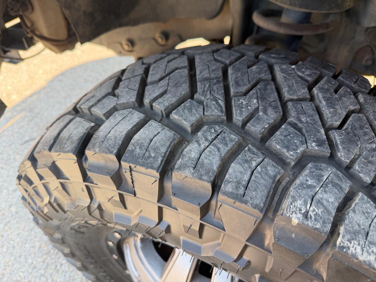Dodge Ram 3500 Laramie Mega Cab 4WD DRW 2009