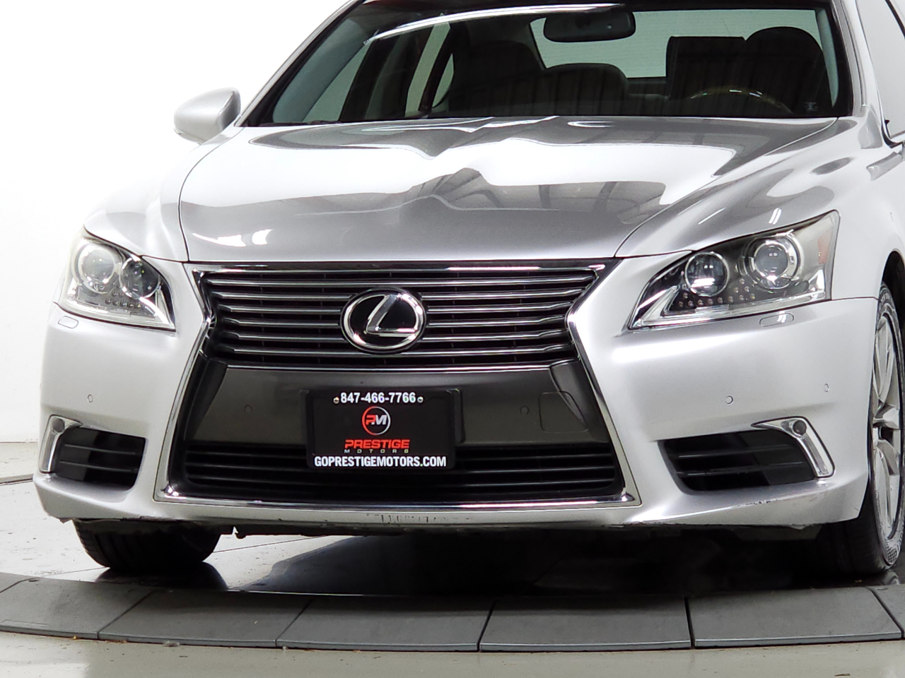 2014 Lexus LS 460 Luxury AWD photo 2