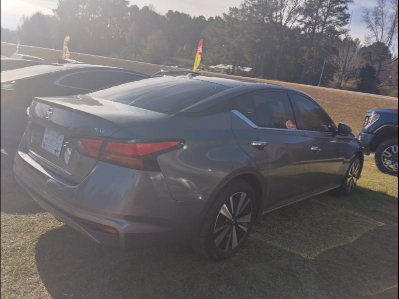 2022 Nissan Altima SV's photo