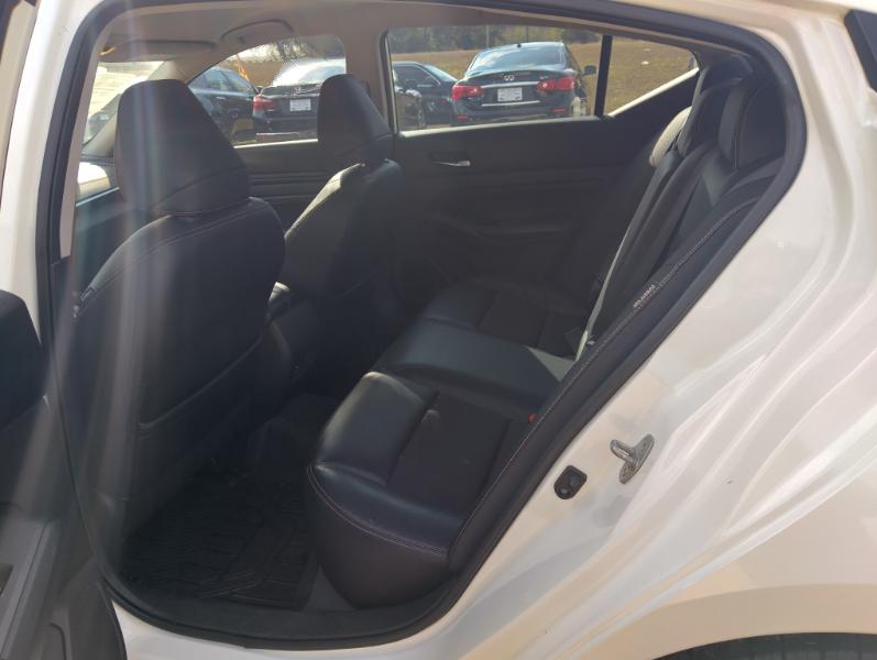 Nissan Altima SR 4D Sedan 2019