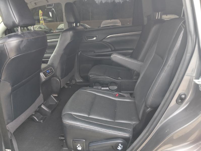 Toyota Highlander 4dr V6 Limited (Natl) 2017