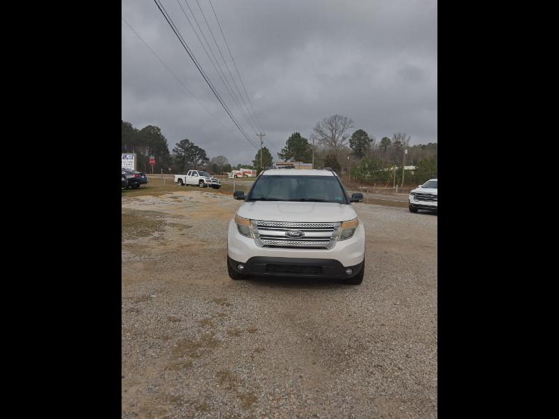 2015 Ford Explorer XLT's photo