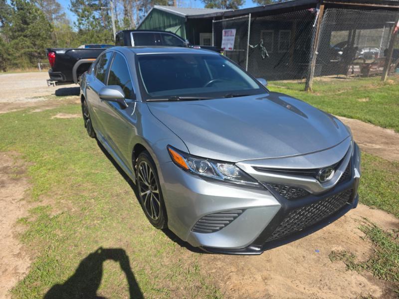 Toyota Camry SE 2019