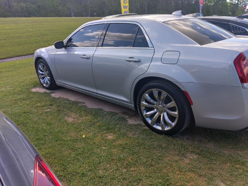 Chrysler 300 4dr Sdn 300 Touring 2019