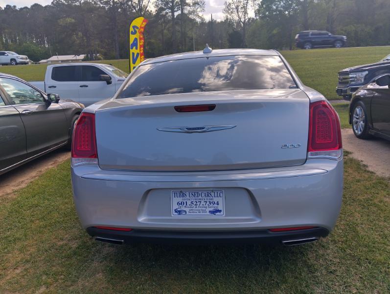 Chrysler 300 4dr Sdn 300 Touring 2019