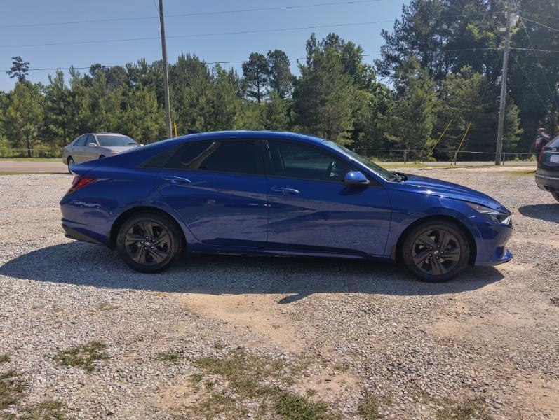 Hyundai Elantra  2021