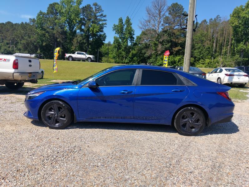 Hyundai Elantra  2021
