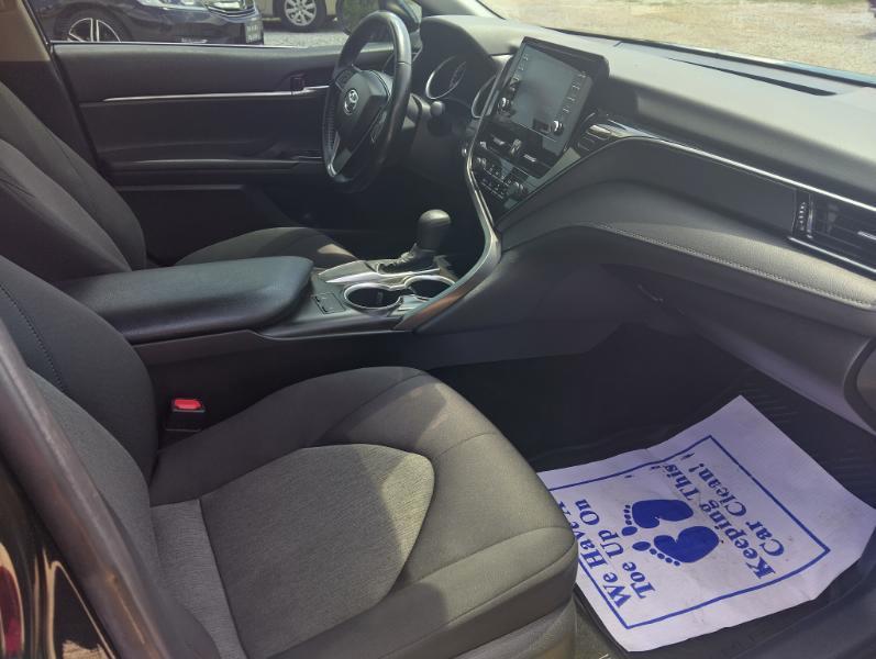 Toyota Camry 4dr Sdn LE Auto 2021