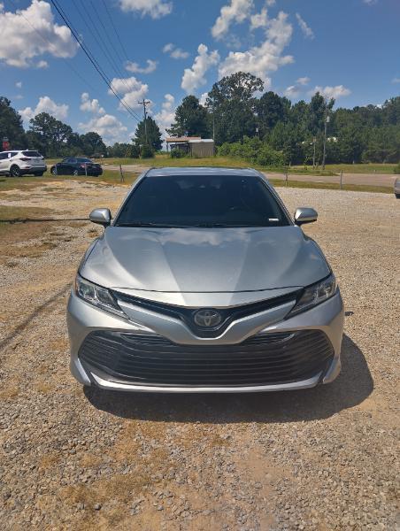 Toyota Camry LE (Natl) 2019