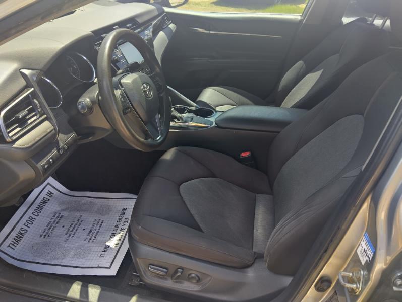Toyota Camry LE (Natl) 2019