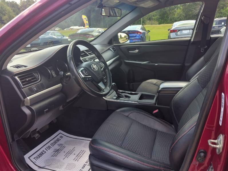 Toyota Camry SE (Natl) 2015