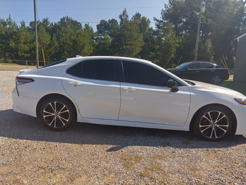 Toyota Camry SE 2019