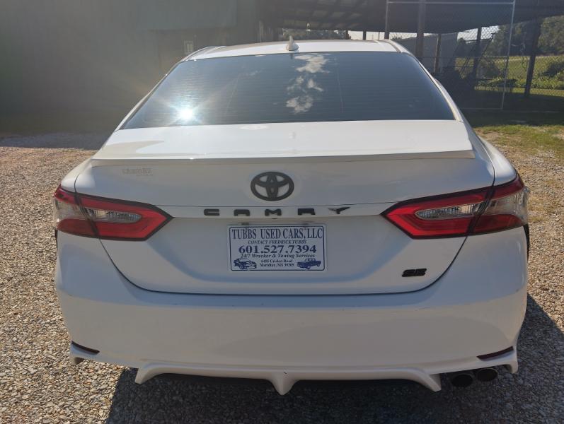 Toyota Camry SE 2019