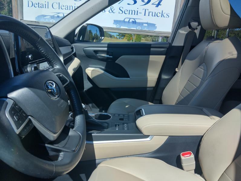 Toyota Highlander XLE 2023