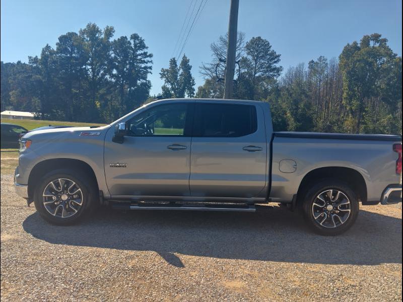 Chevrolet SILVERADO  2023