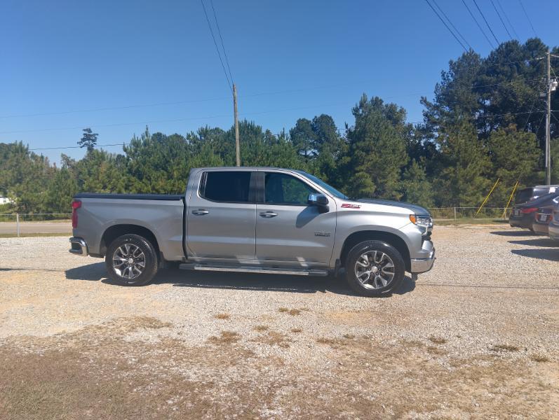Chevrolet SILVERADO  2023