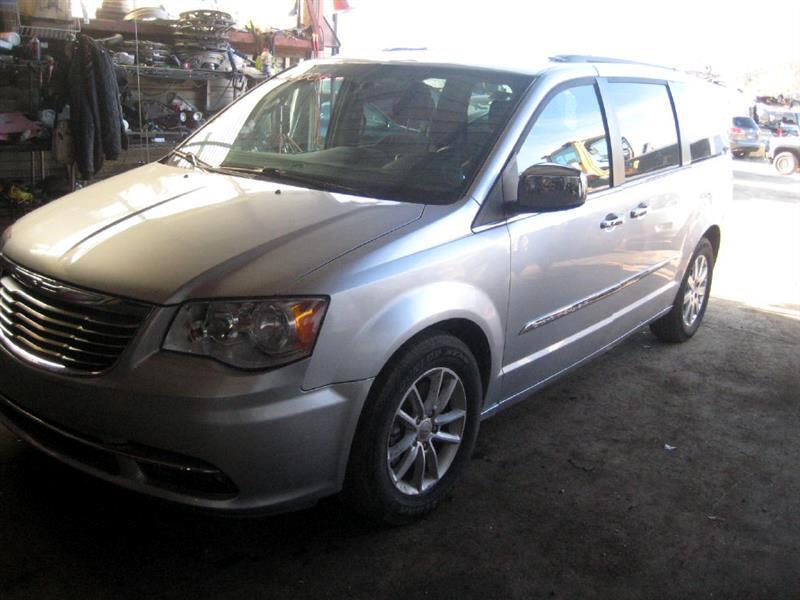 2012 Chrysler Town & Country TOURING L