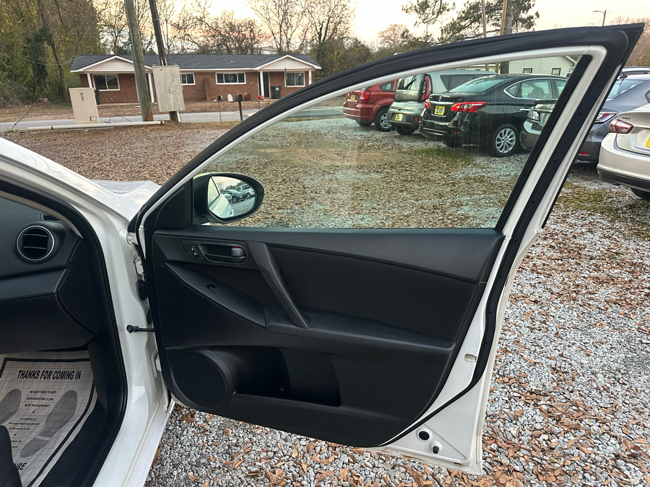 Mazda MAZDA3 i Sport 4-Door 2011