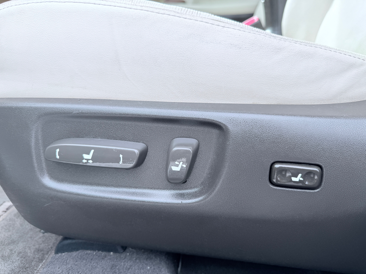 Lexus HS 250h Sedan 2010