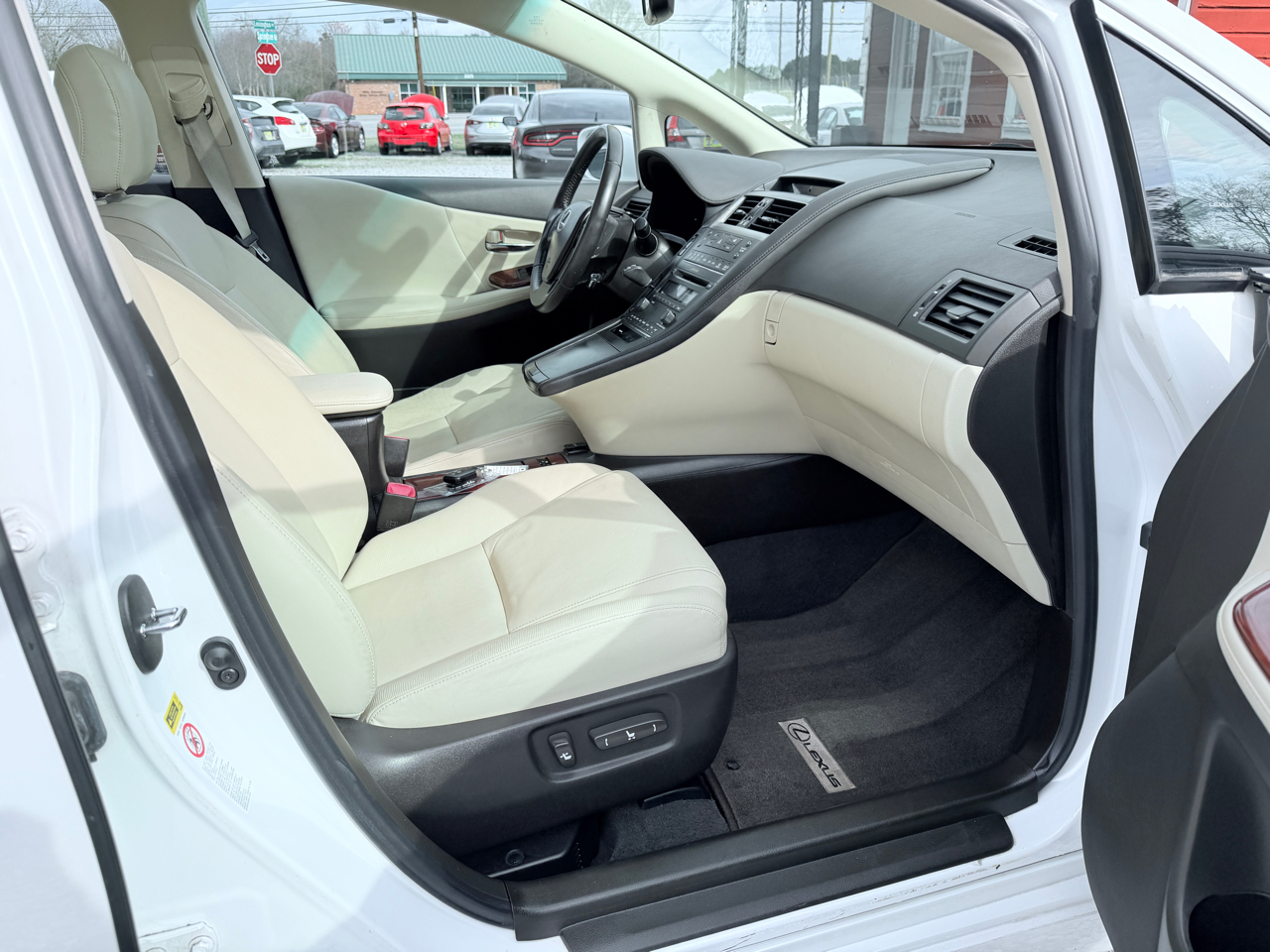 Lexus HS 250h Sedan 2010