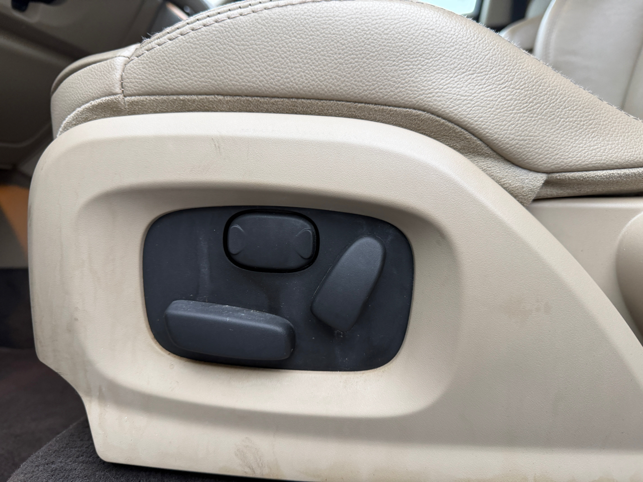 Land Rover Range Rover Evoque Pure Premium 5-Door 2012