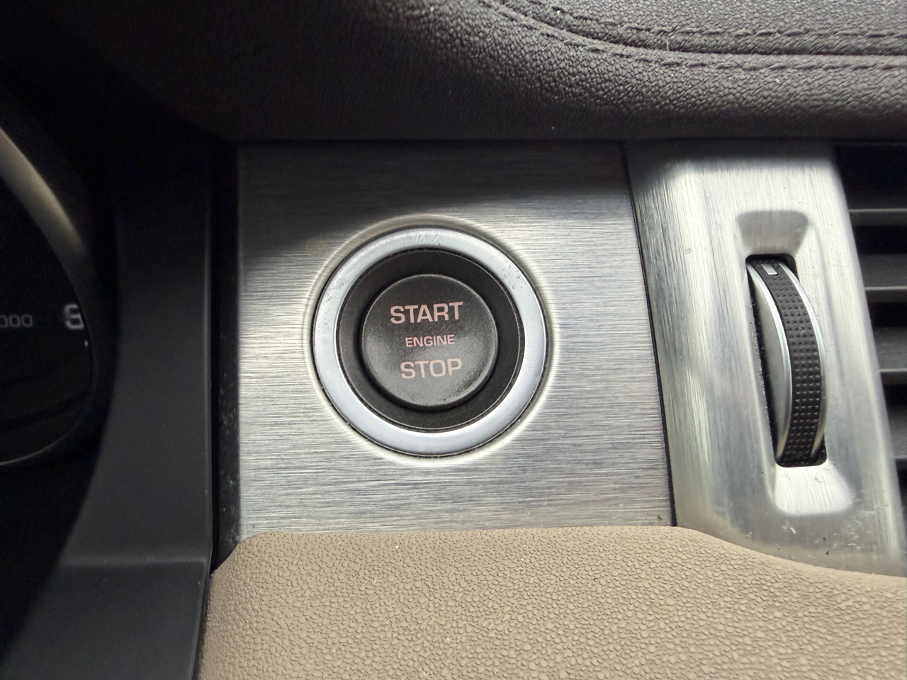 Land Rover Range Rover Evoque Pure Premium 5-Door 2012