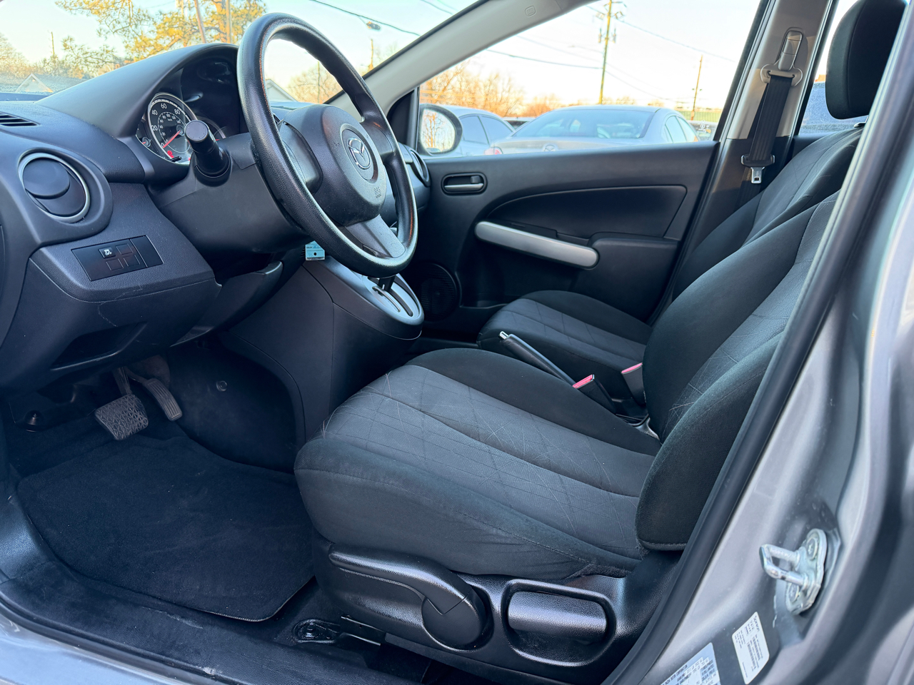 Mazda MAZDA2 Sport 2013