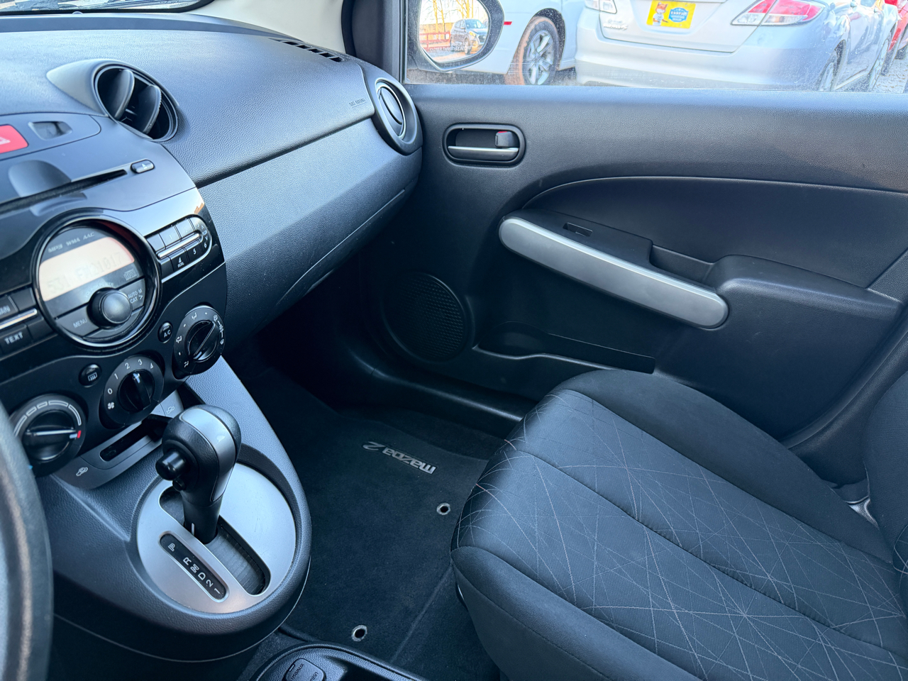 Mazda MAZDA2 Sport 2013