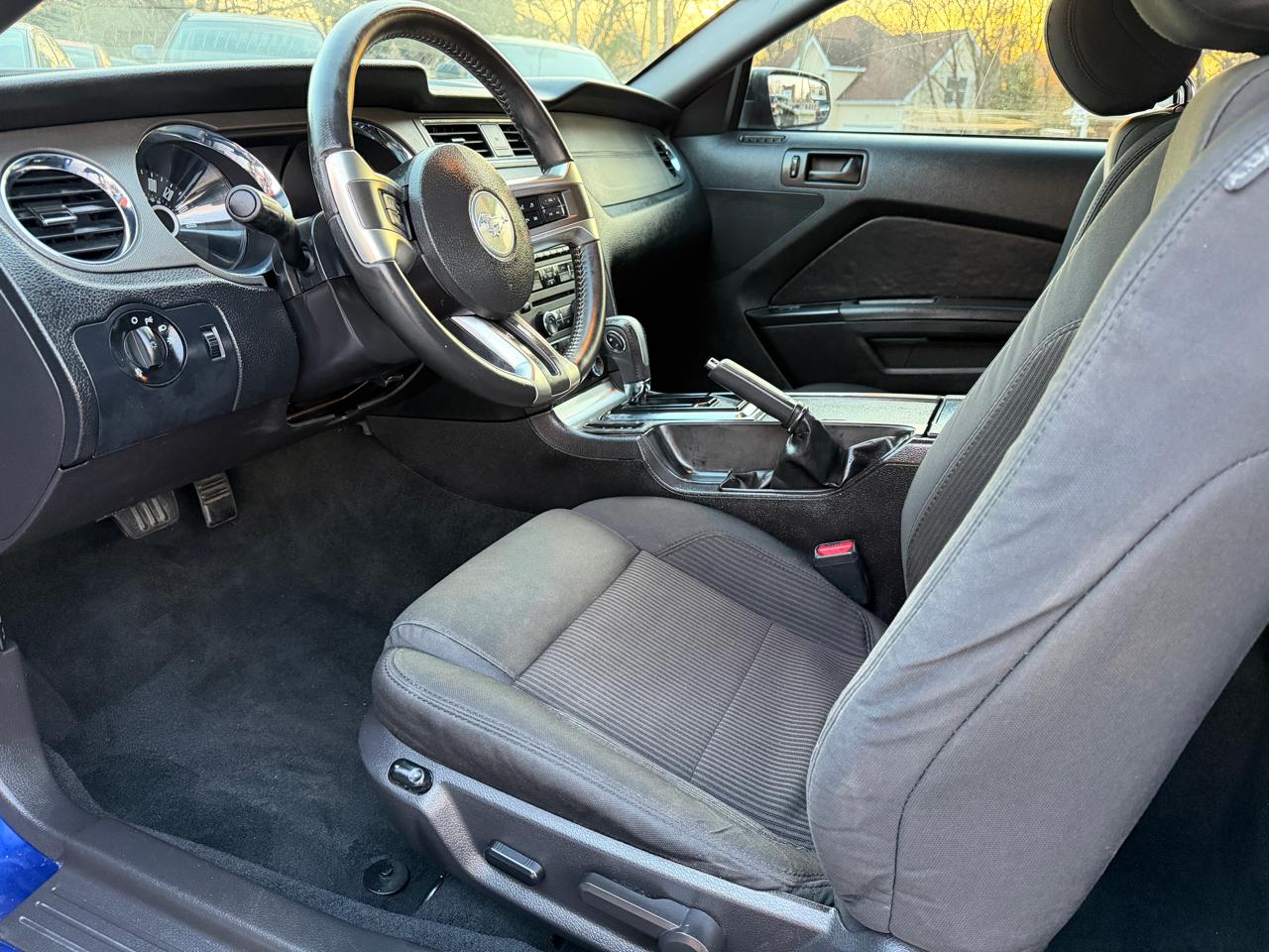 Ford Mustang V6 Coupe 2014