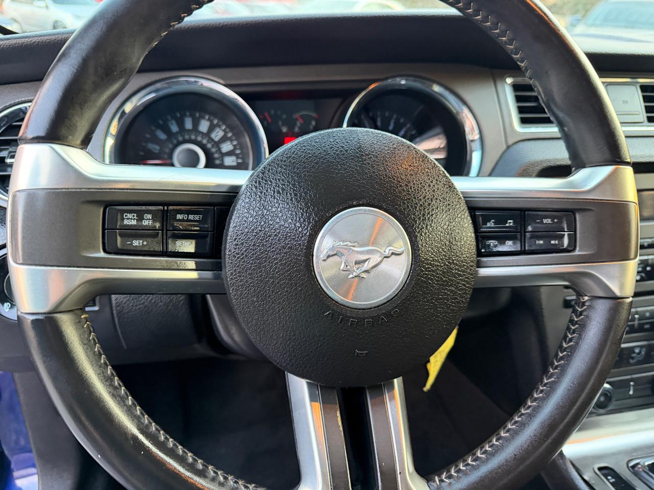 Ford Mustang V6 Coupe 2014