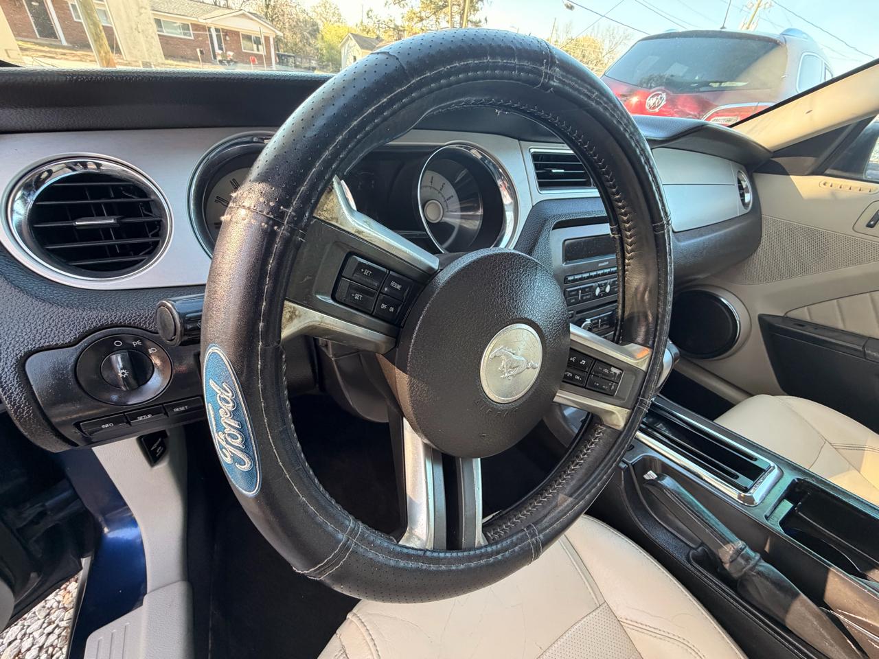 Ford Mustang V6 Coupe 2010