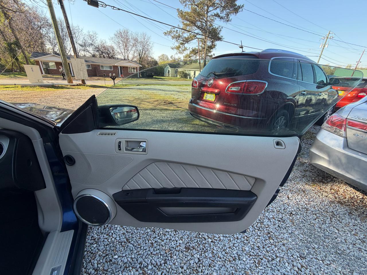 Ford Mustang V6 Coupe 2010