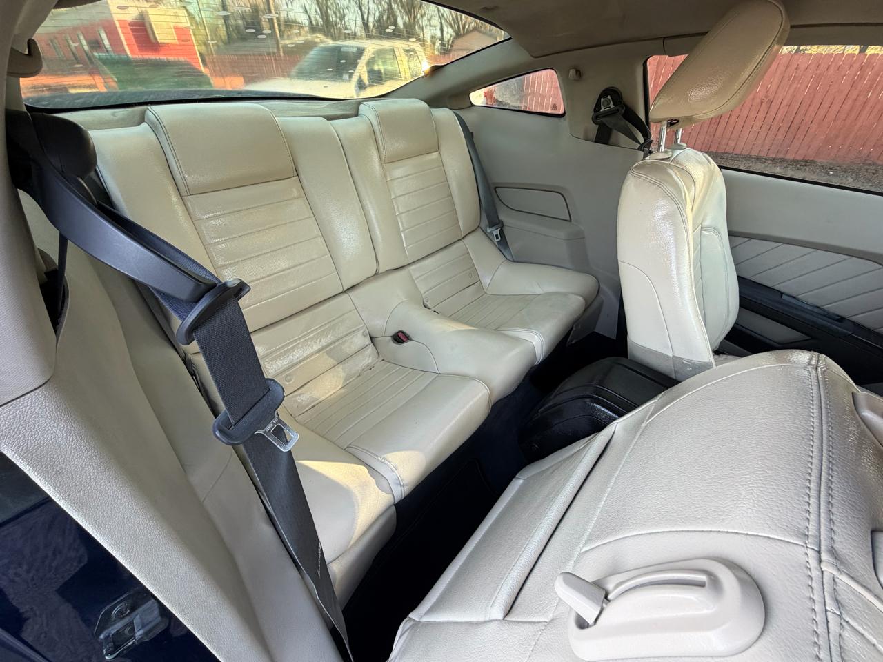 Ford Mustang V6 Coupe 2010