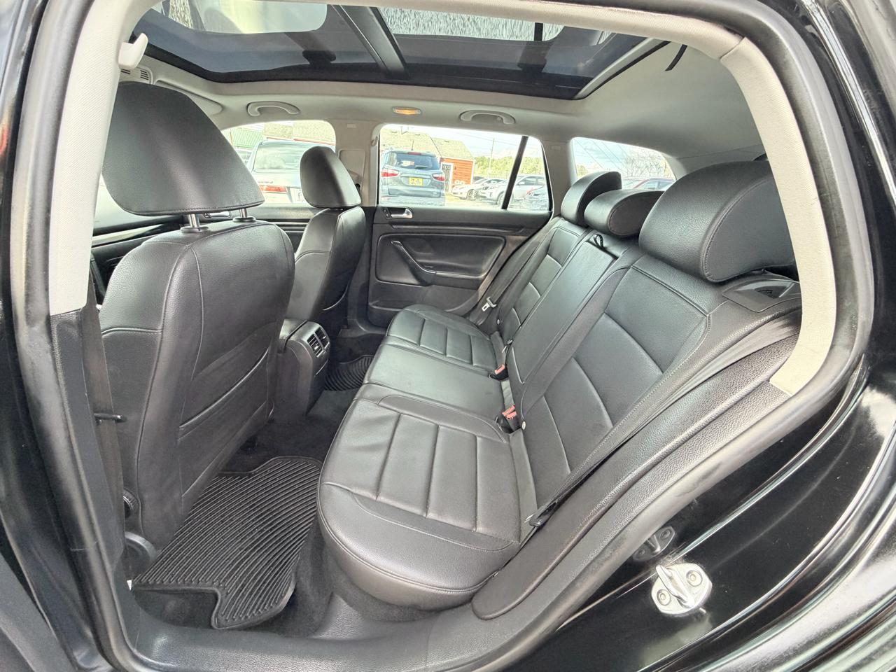 Volkswagen Jetta SportWagen 2.0L TDI 2013