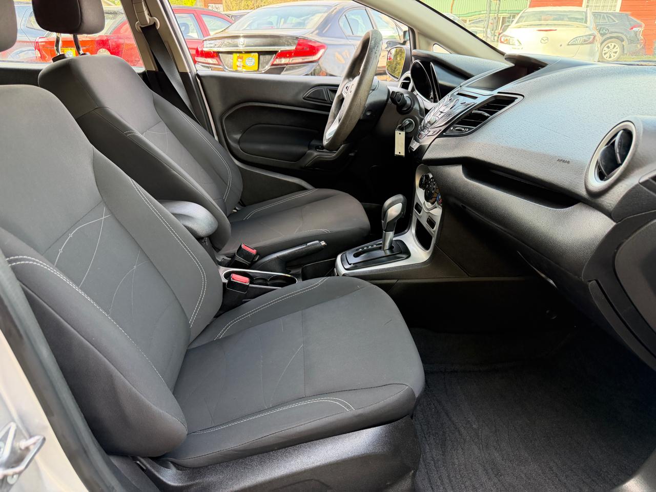 Ford Fiesta SE Sedan 2017